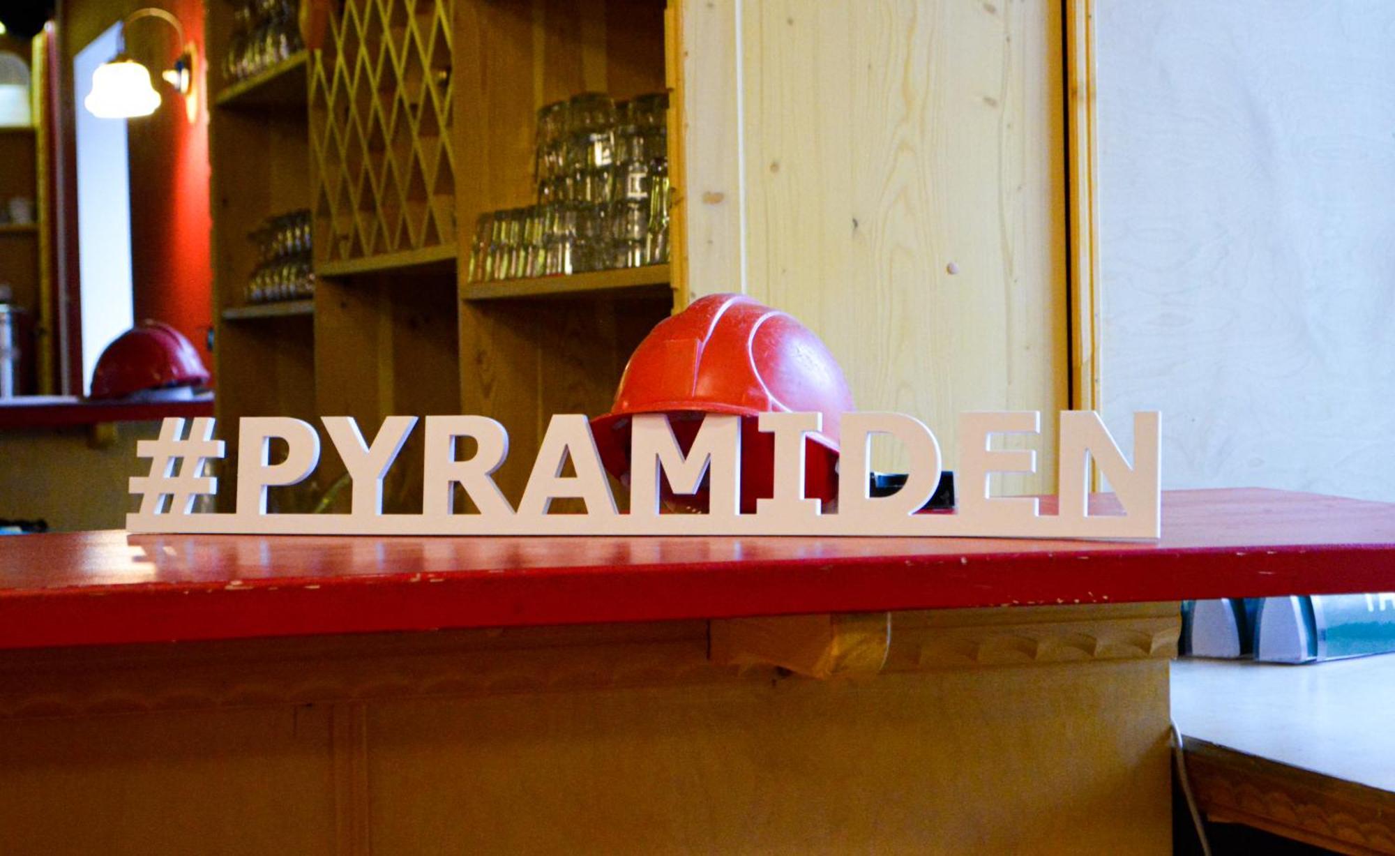 Hotel Pyramiden מראה חיצוני תמונה