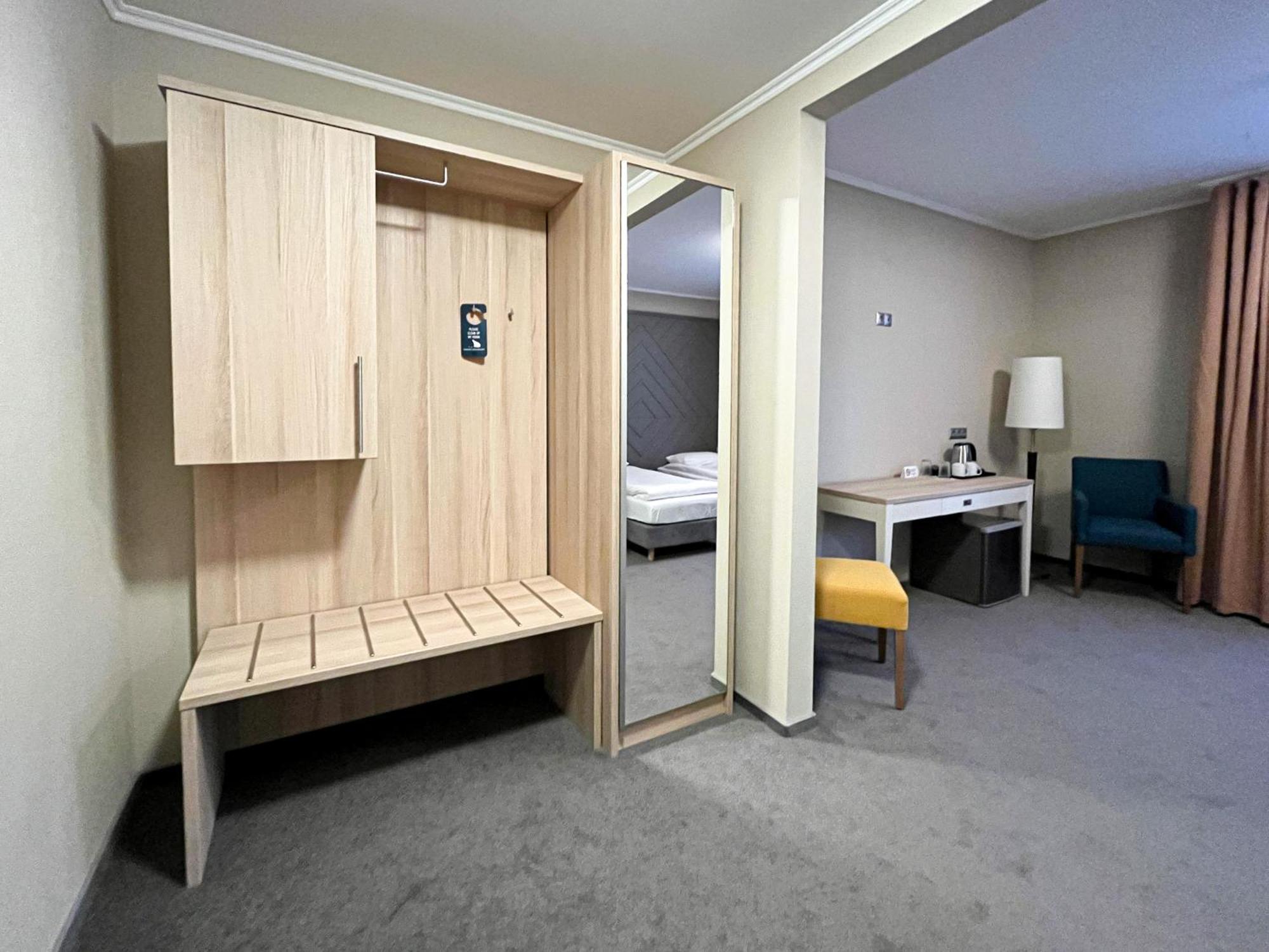 Hotel Pyramiden מראה חיצוני תמונה